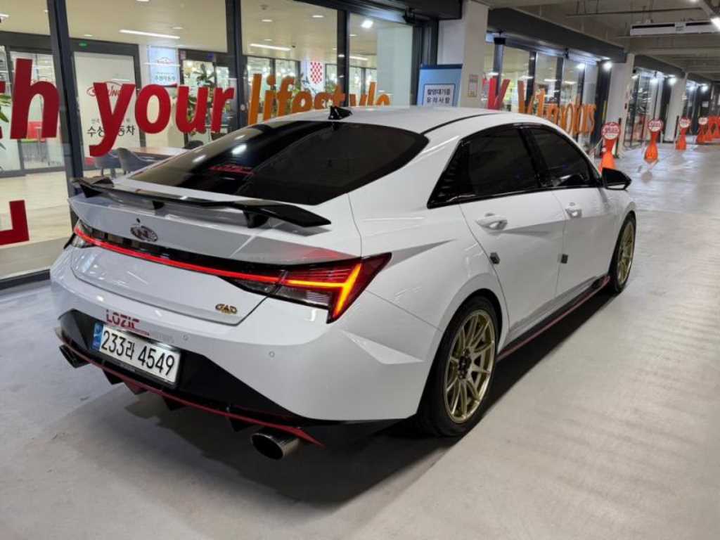 HYUNDAI Avante - Vista 4