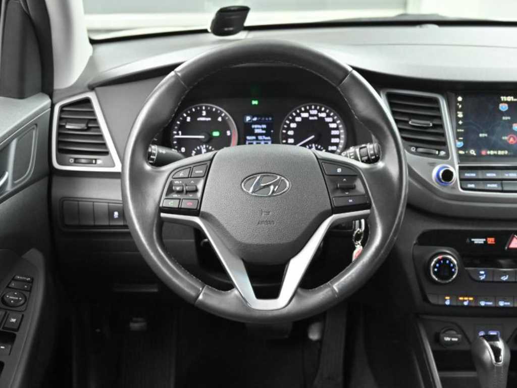 HYUNDAI Tucson - Vista 8