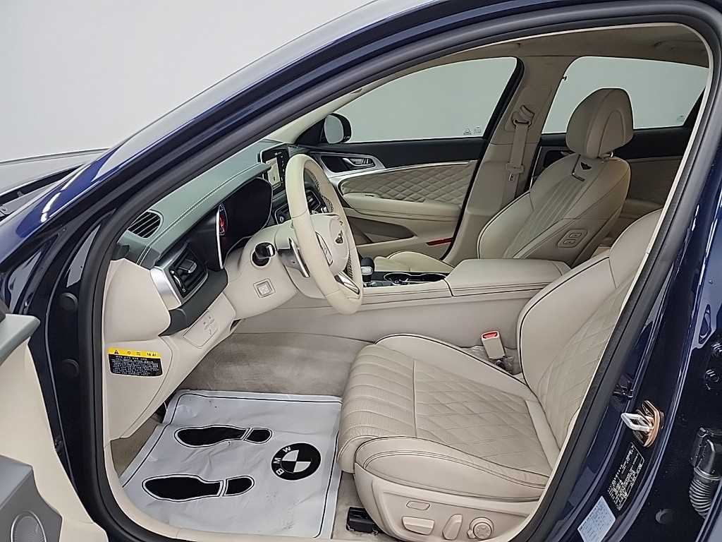 Genesis G70 - Vista 11