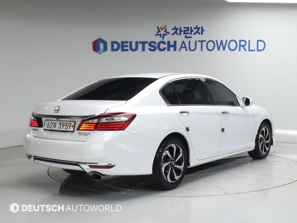 Honda Accord - Vista 2
