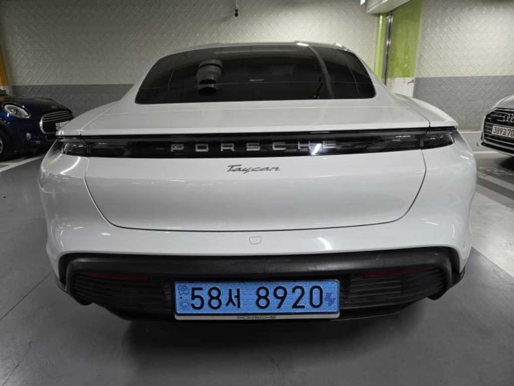 Porsche Taycan - Vista 3