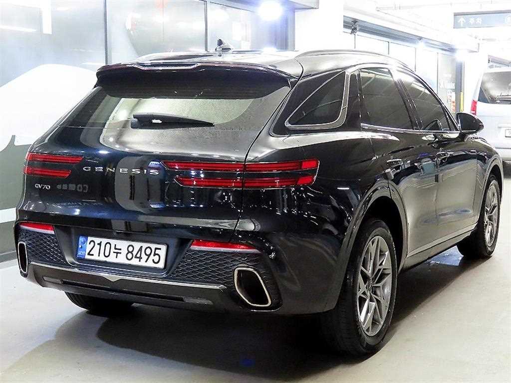 Genesis GV70 - Vista 5