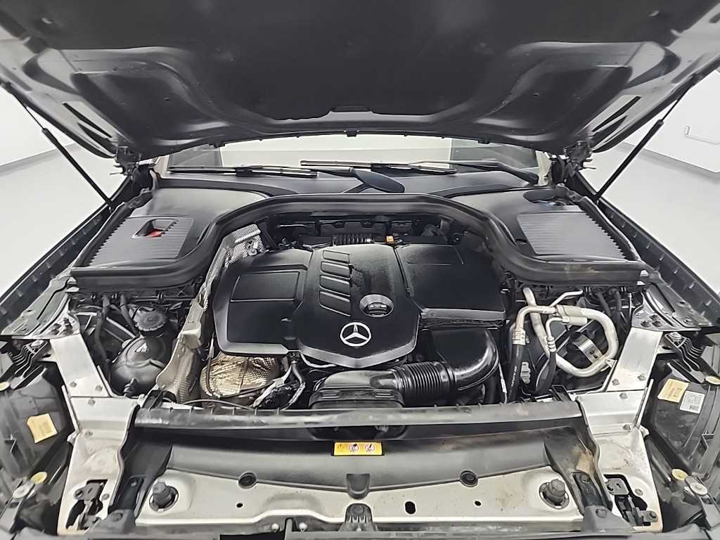 Mercedes Benz GLC Class - Vista 5