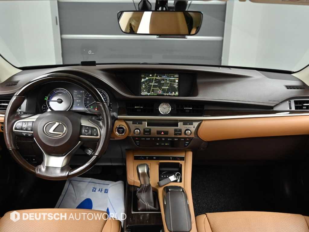 Lexus ES - Vista 7