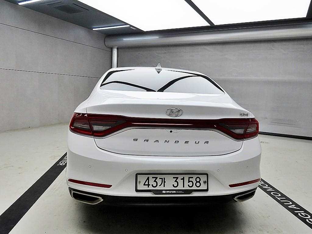 HYUNDAI Grandeur - Vista 3