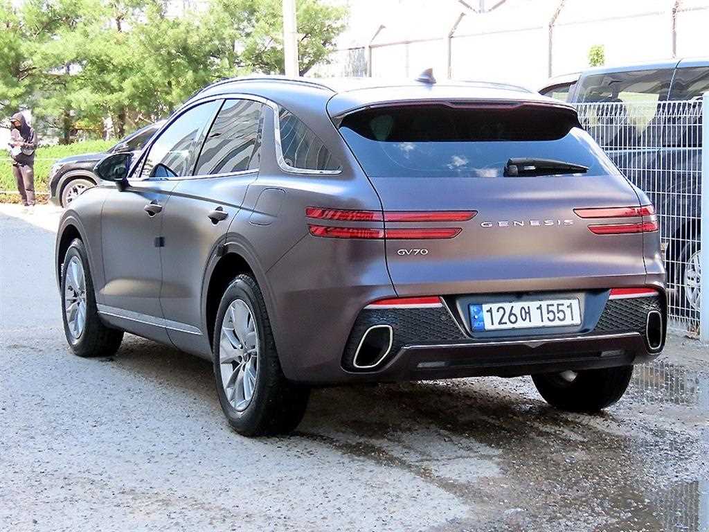 Genesis GV70 - Vista 3