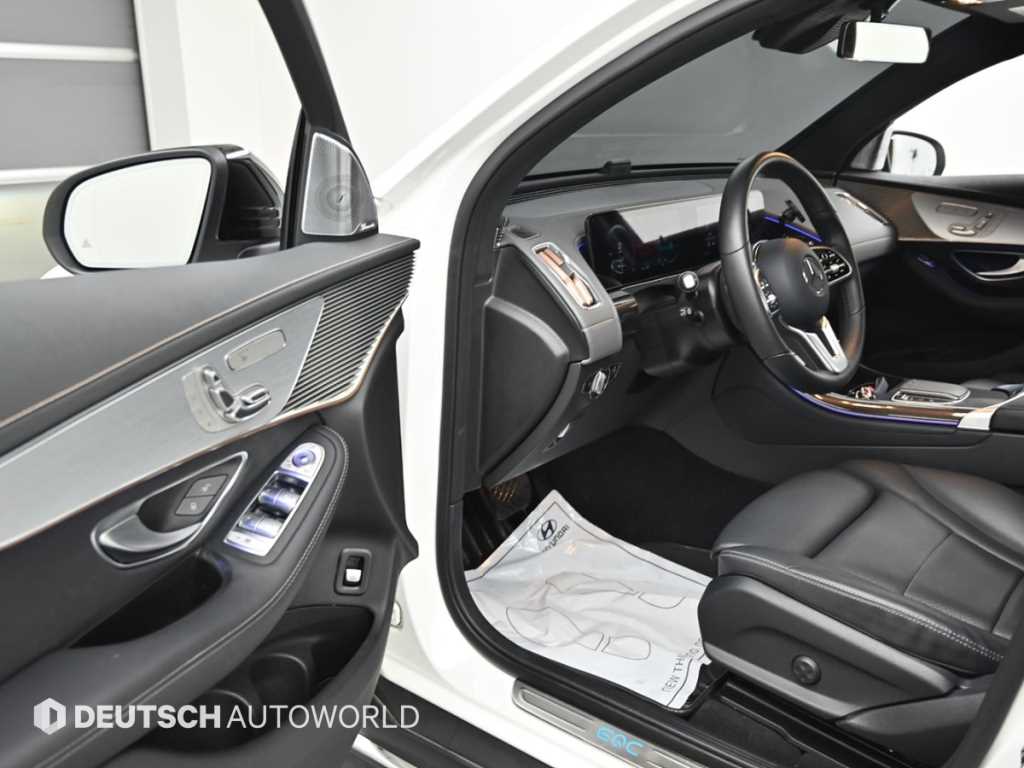 Mercedes Benz EQC - Vista 11
