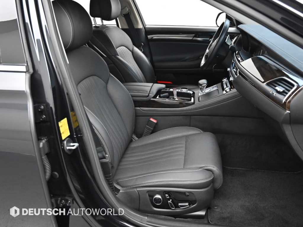 Genesis G90 - Vista 10