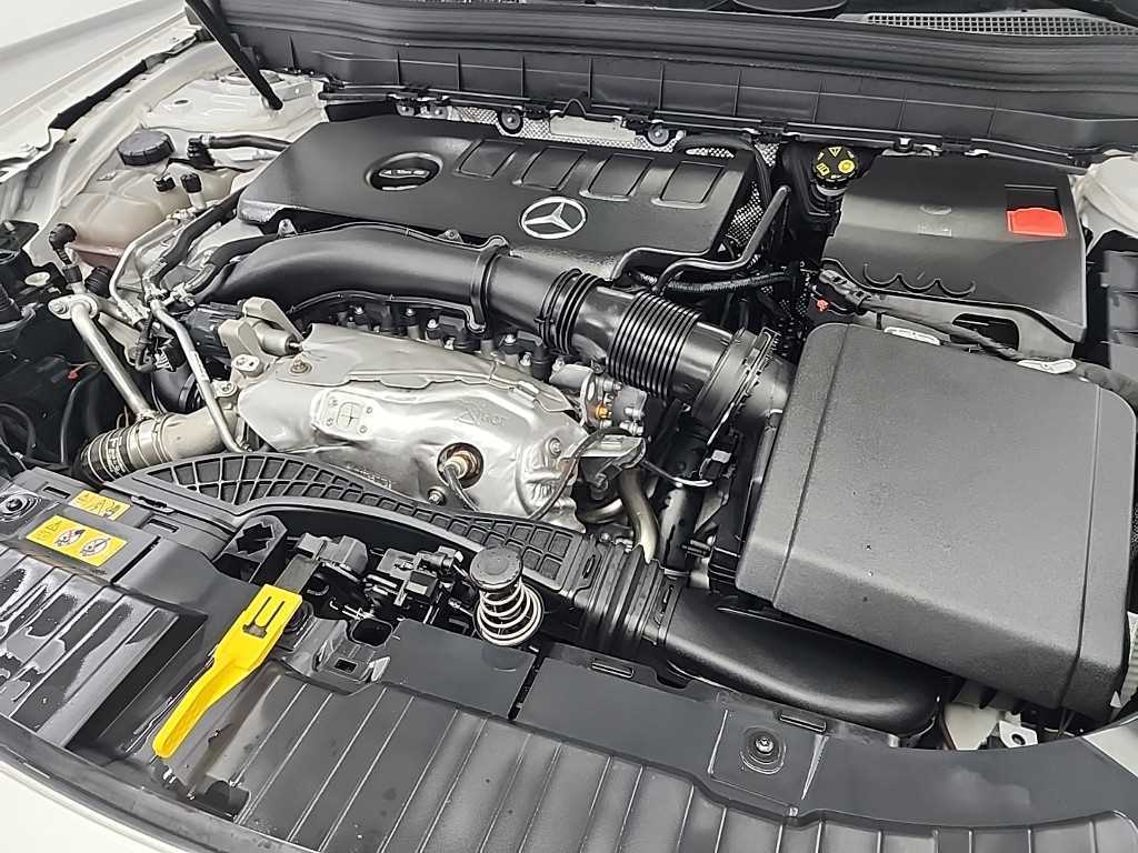 Mercedes Benz GLB Class - Vista 5