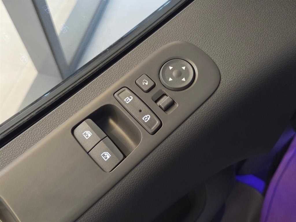 HYUNDAI Staria - Vista 11