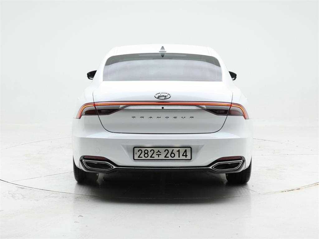 HYUNDAI Grandeur - Vista 5