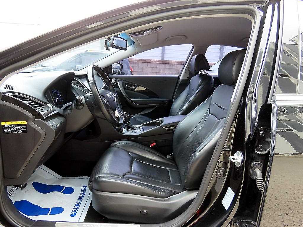 HYUNDAI Grandeur - Vista 5