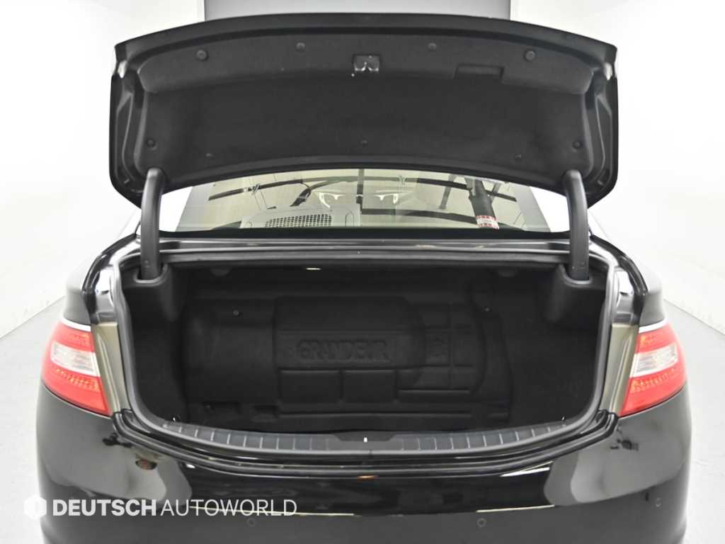 HYUNDAI Grandeur - Vista 5