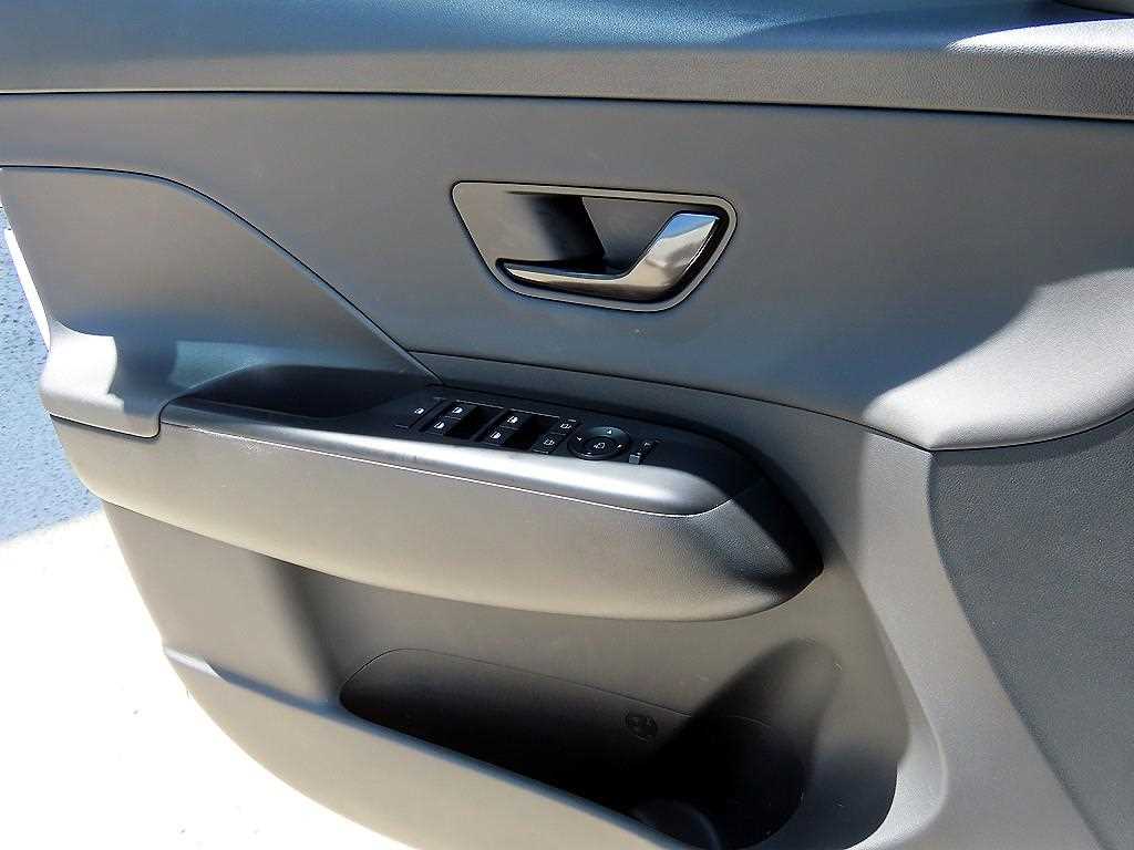 HYUNDAI Kona - Vista 11