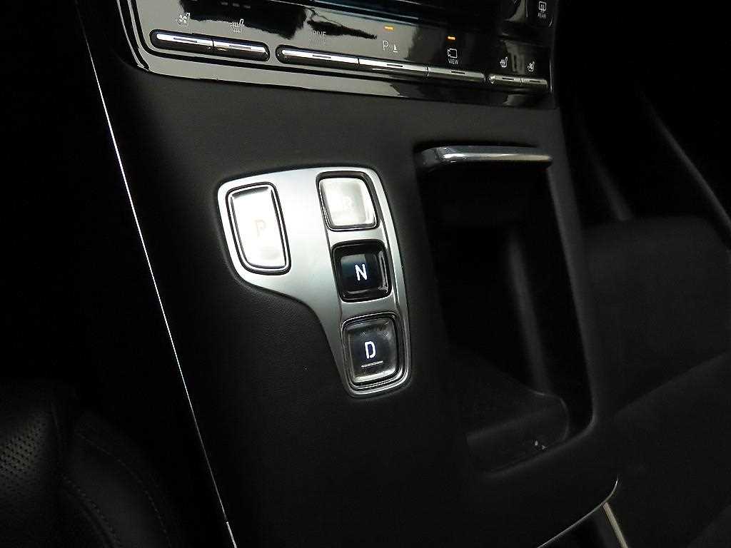 HYUNDAI Grandeur - Vista 10