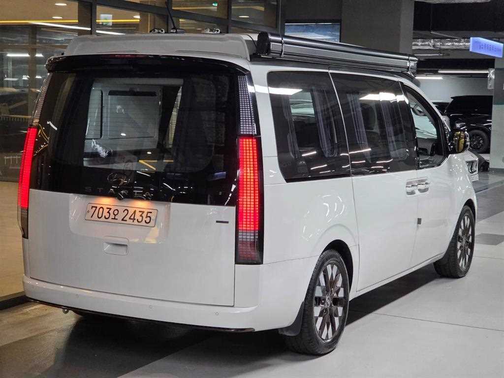 HYUNDAI Staria - Vista 2