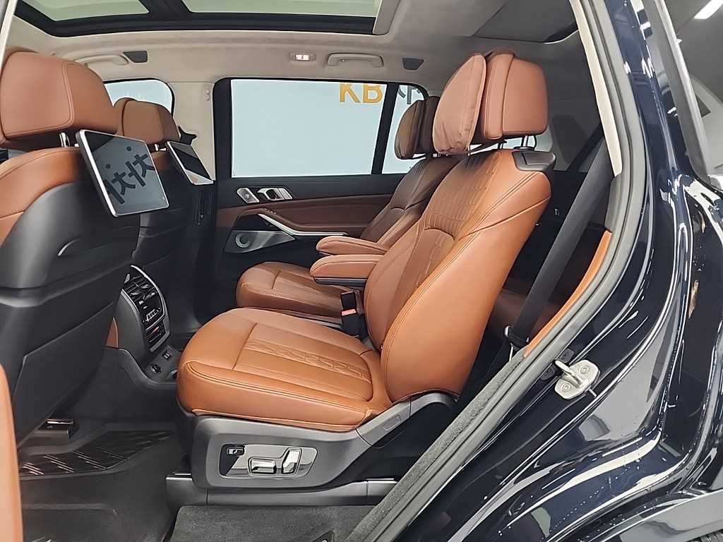 BMW X7 - Vista 12