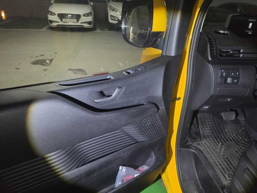 HYUNDAI Staria - Vista 5