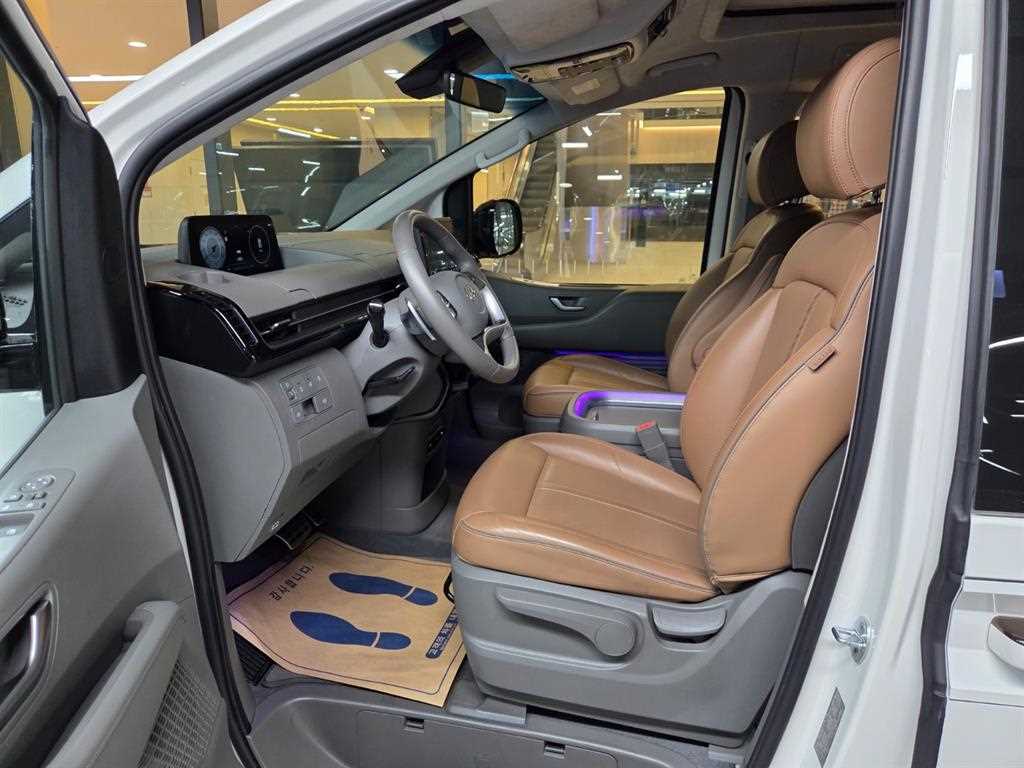 HYUNDAI Staria - Vista 7