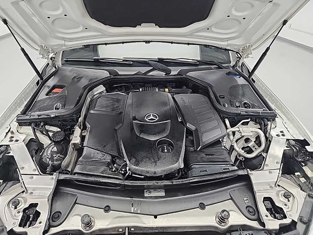 Mercedes Benz CLS Class - Vista 5
