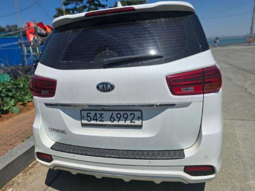 KIA Carnival - Vista 2