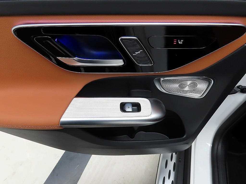 Mercedes Benz GLC Class - Vista 12