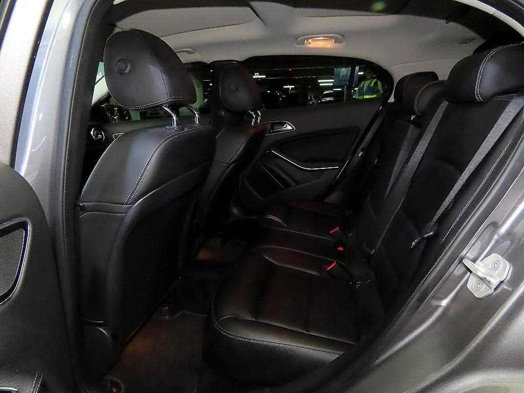 Mercedes Benz GLA Class - Vista 7