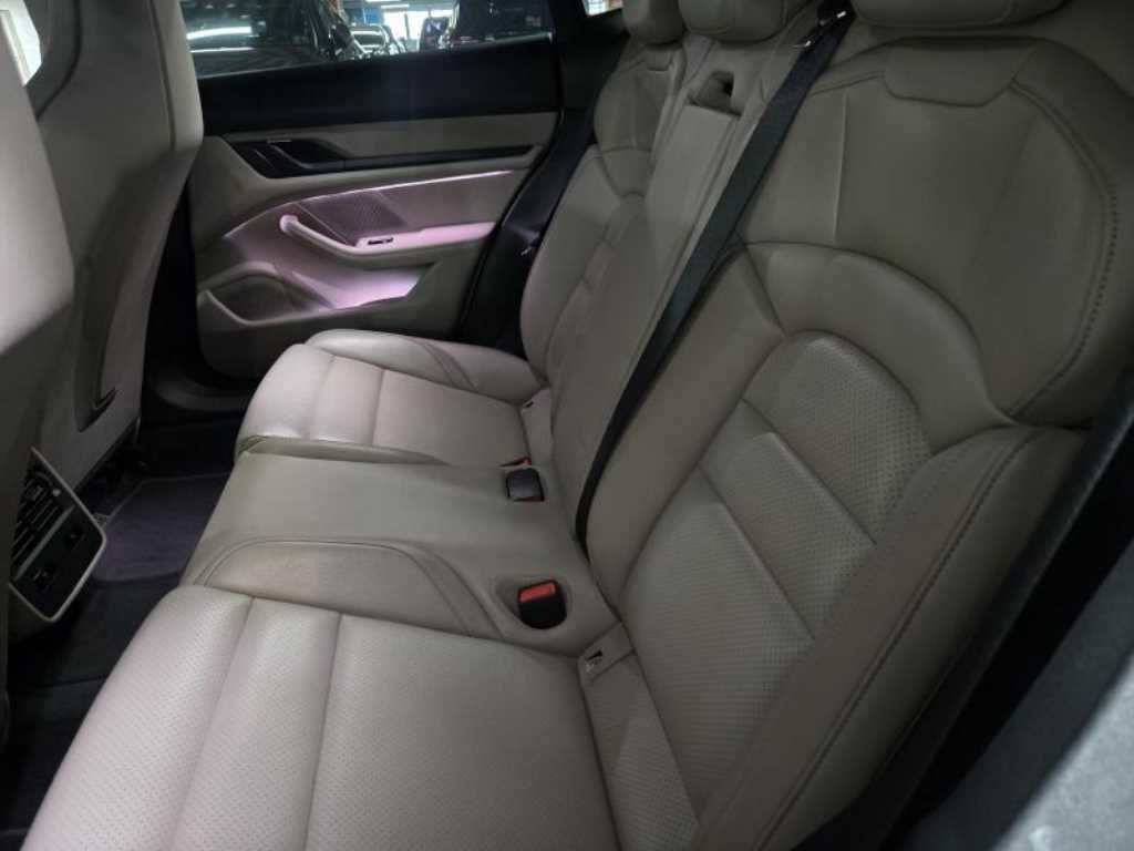Porsche Taycan - Vista 12