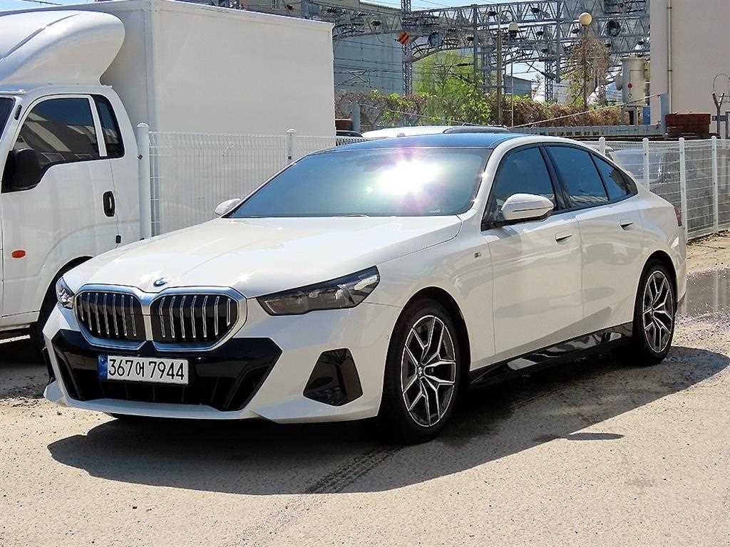 BMW 5 Series - Vista 2