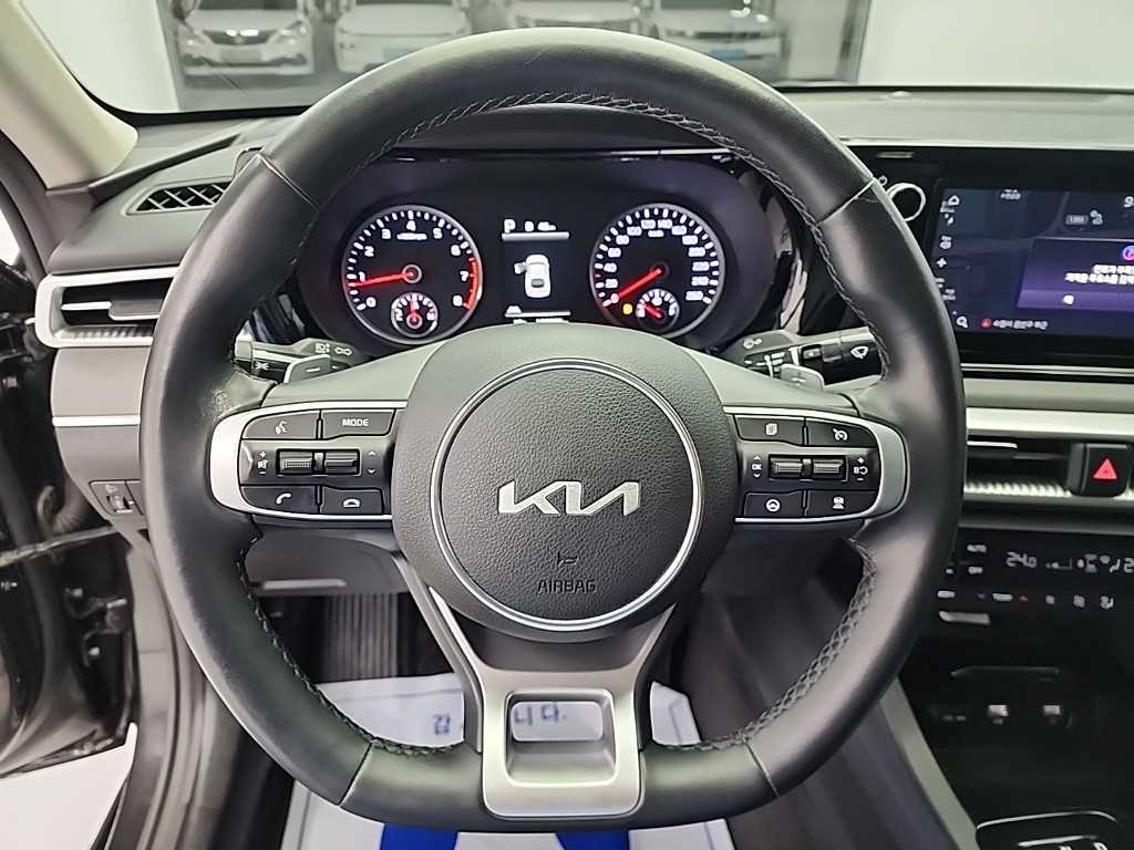 KIA K5 - Vista 9