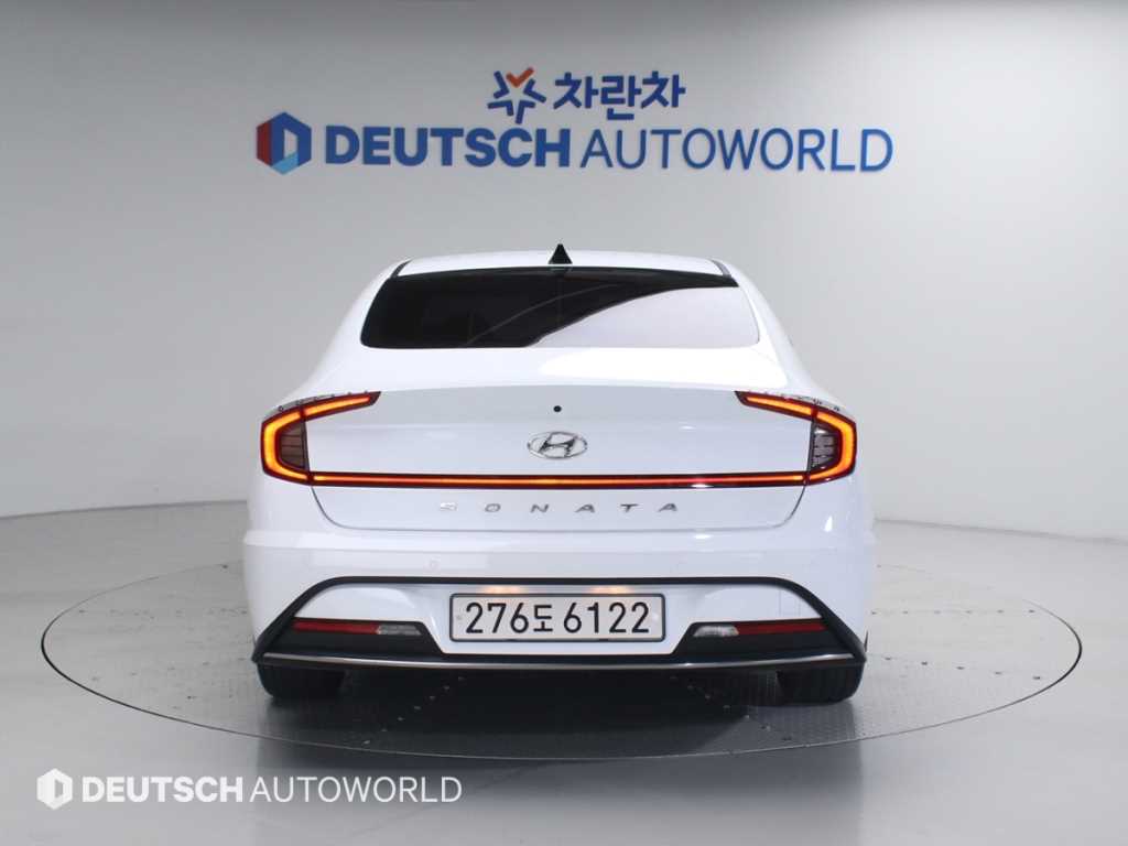 HYUNDAI Sonata - Vista 4