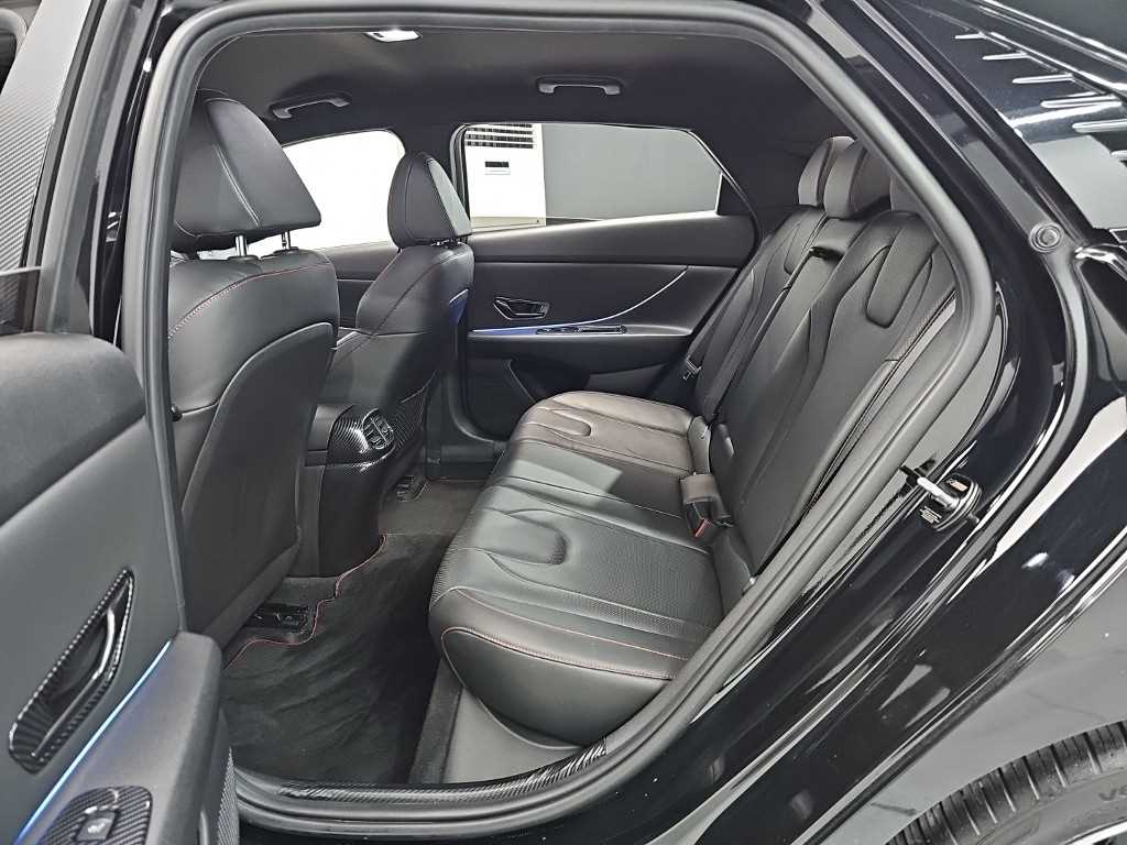 HYUNDAI Avante - Vista 12