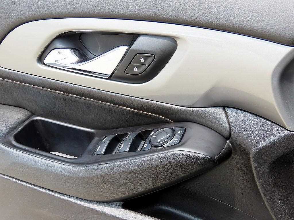 Chevrolet Travers - Vista 11