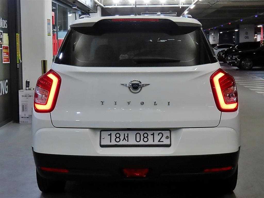 Ssangyong Tivoli - Vista 5