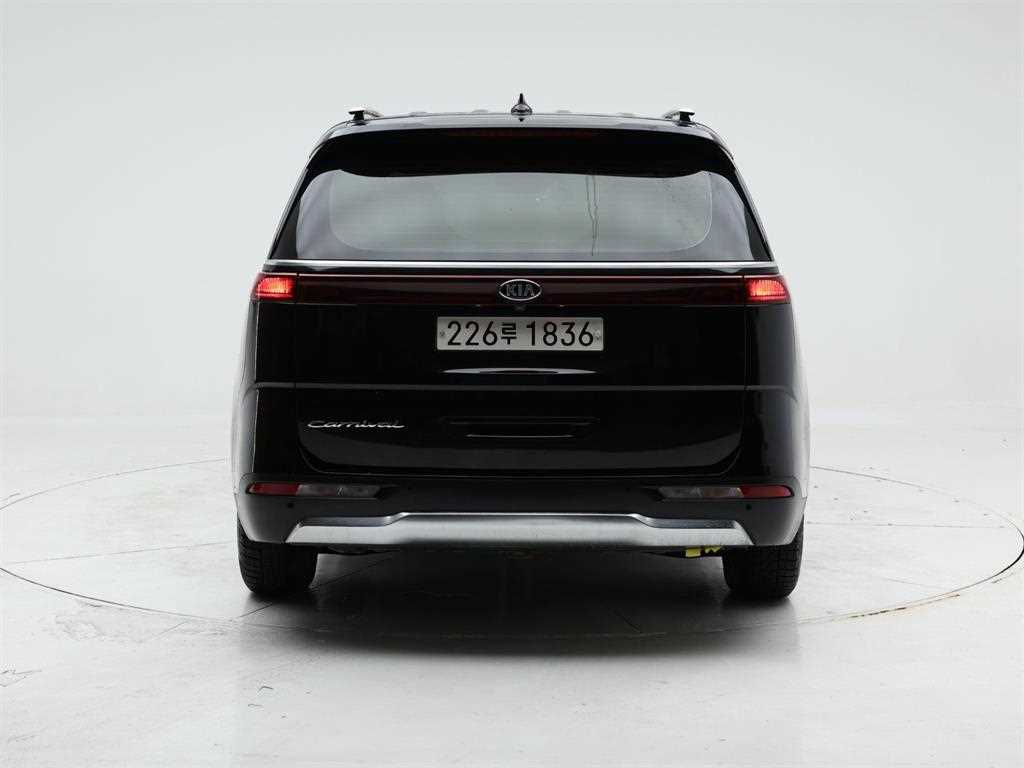 KIA Carnival - Vista 5