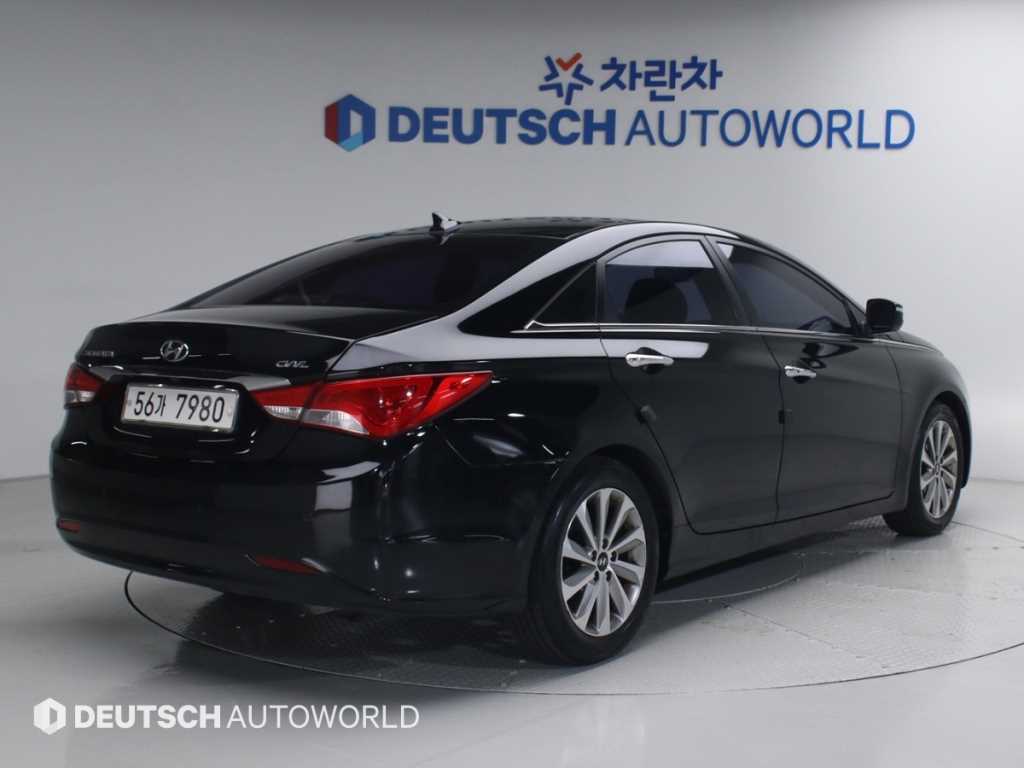 HYUNDAI Sonata - Vista 2