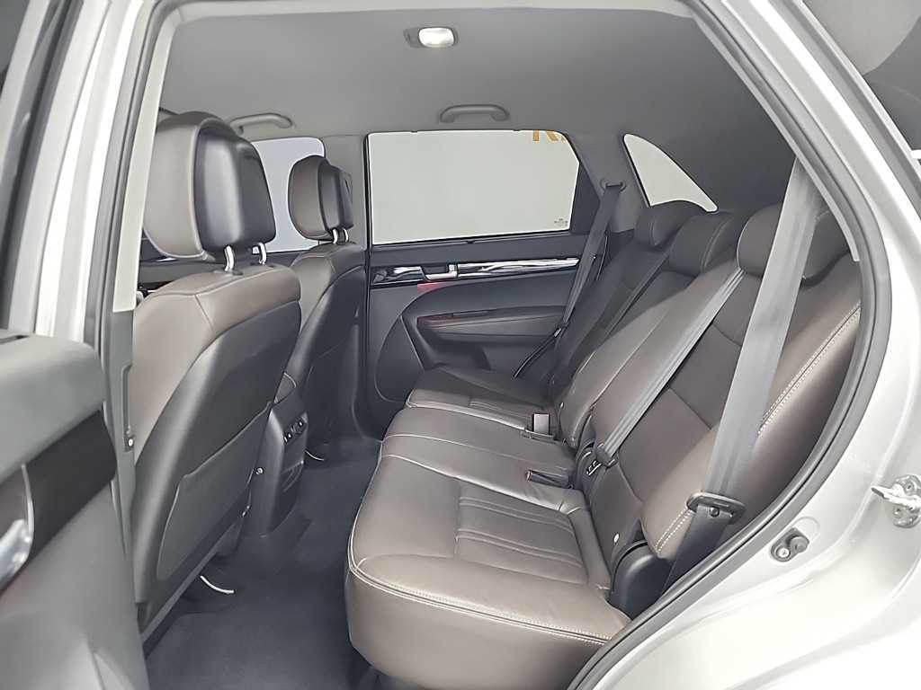 KIA Sorento - Vista 12