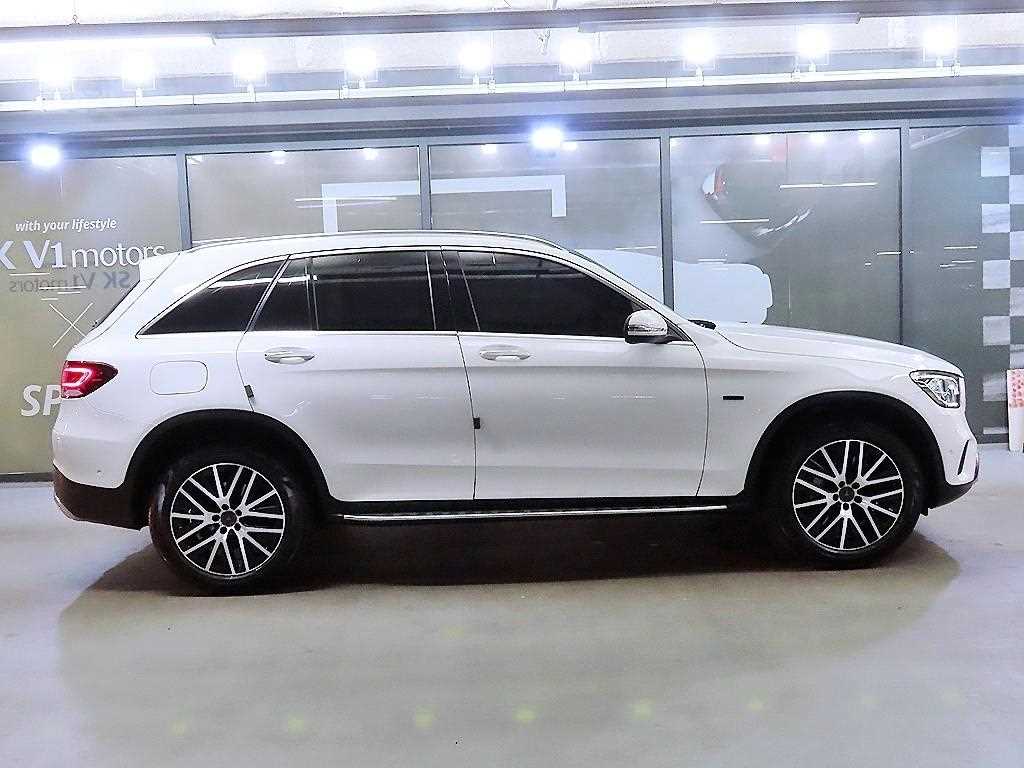 Mercedes Benz GLC Class - Vista 3