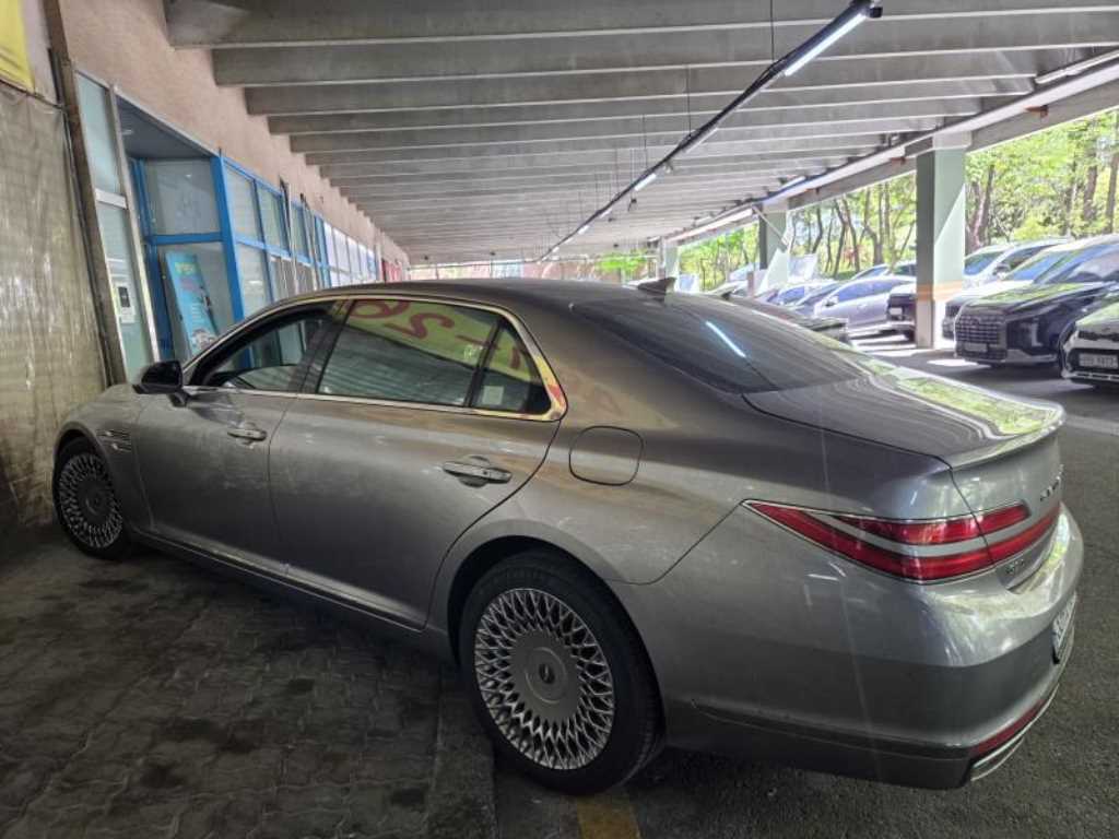 Genesis G90 - Vista 4