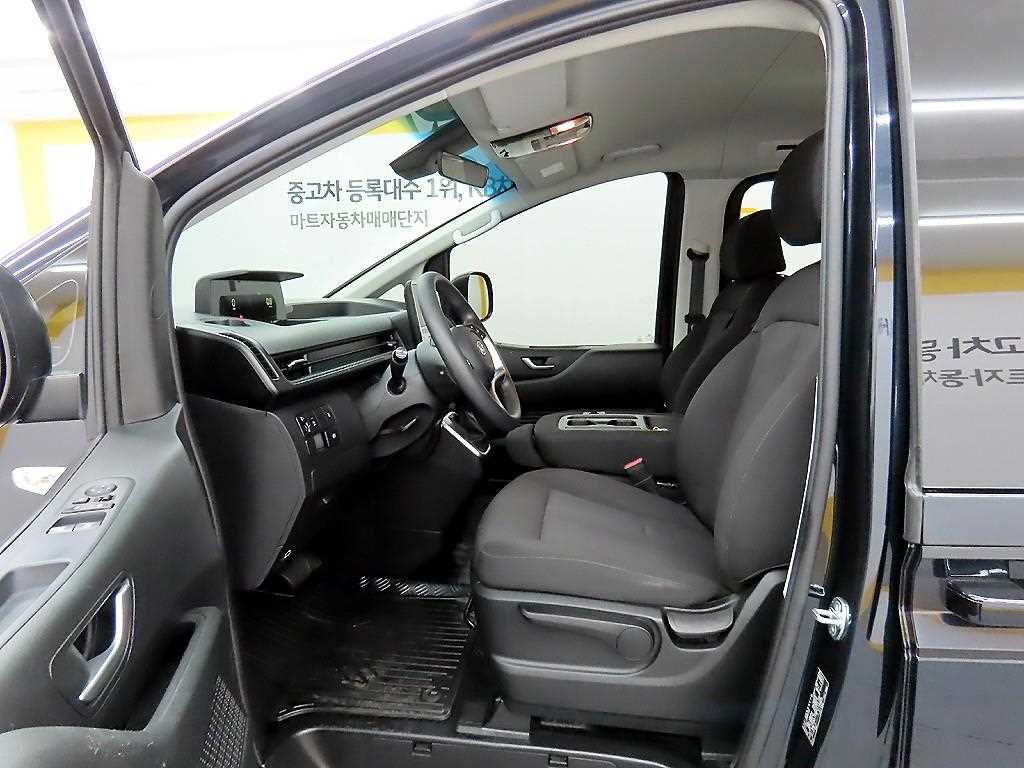HYUNDAI Staria - Vista 5