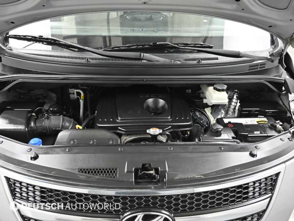HYUNDAI Starex - Vista 6