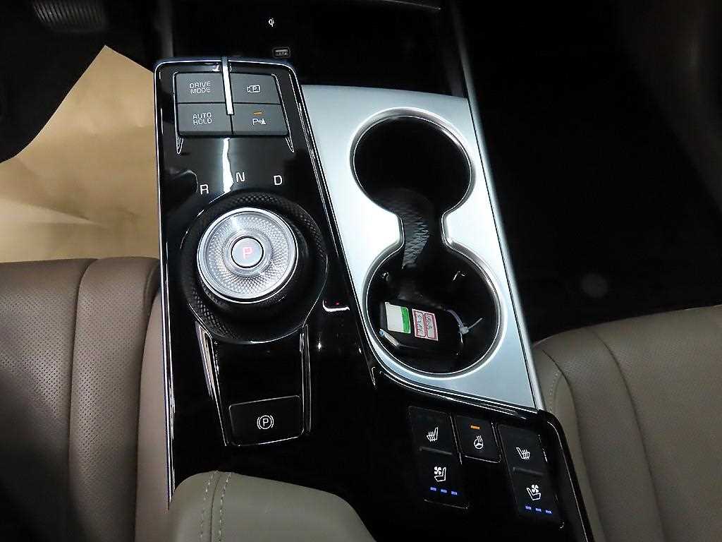 KIA K8 - Vista 10