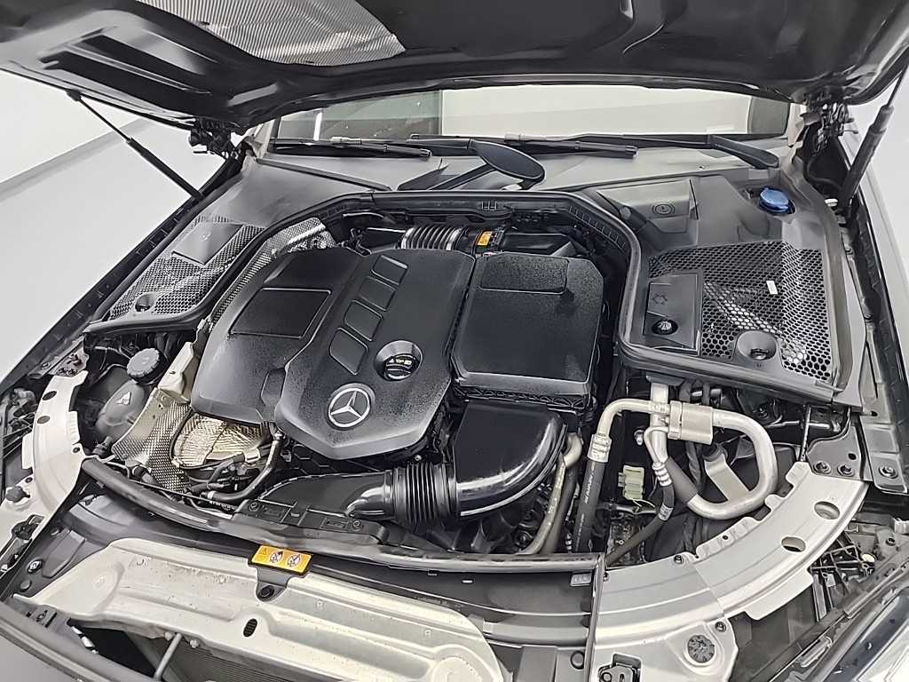 Mercedes Benz C Class - Vista 5