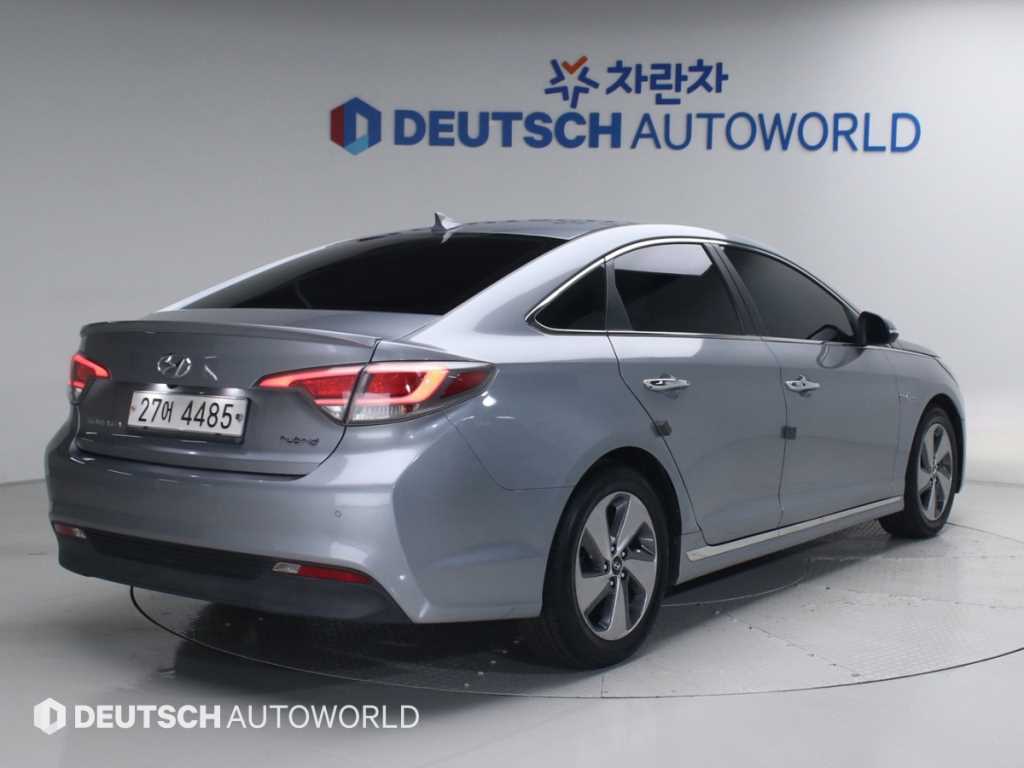 HYUNDAI Sonata - Vista 2