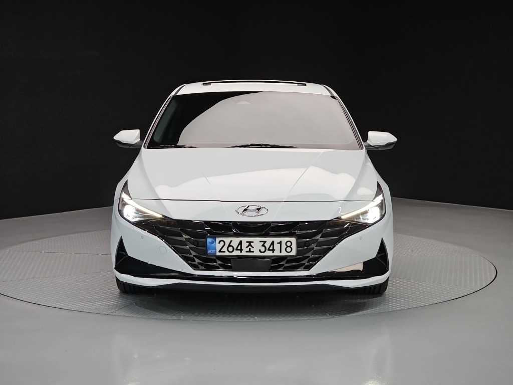 HYUNDAI Avante - Vista 2