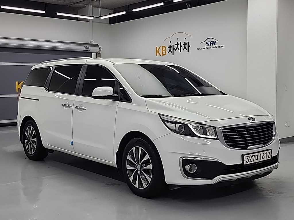 KIA Carnival - Vista 3