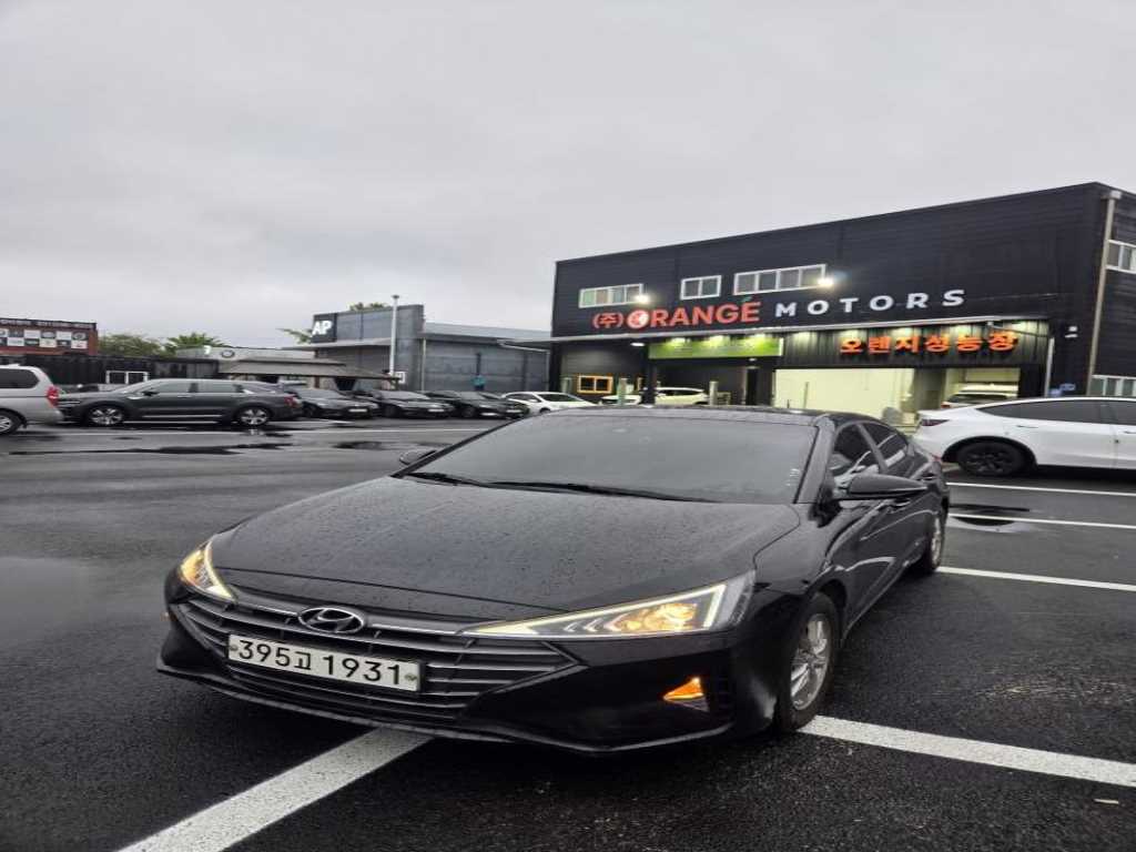 HYUNDAI Avante - Vista 2