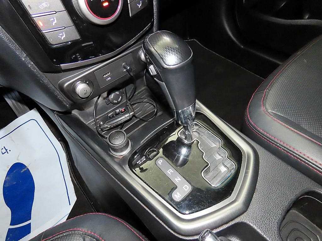 Ssangyong Tivoli - Vista 12