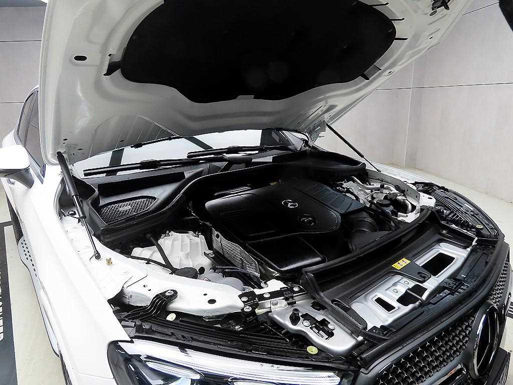 Mercedes Benz GLC Class 2024 the color of pearl - Importación desde Corea - HF Imports Iquique - Foto 19
