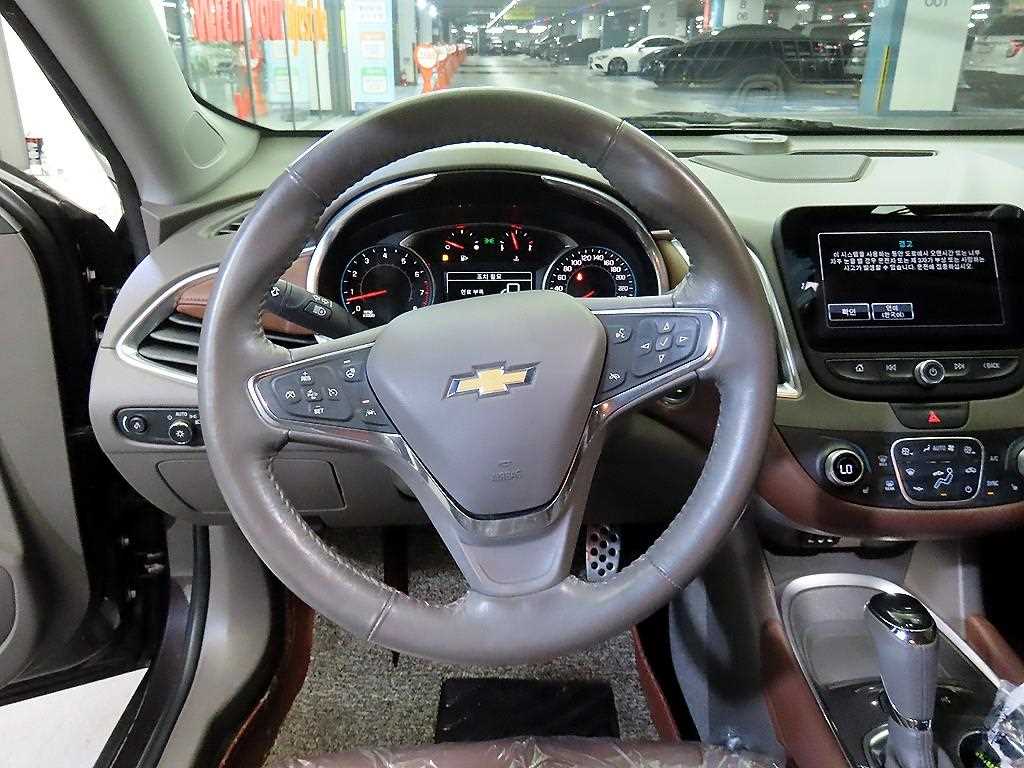 Chevrolet Malibu - Vista 8